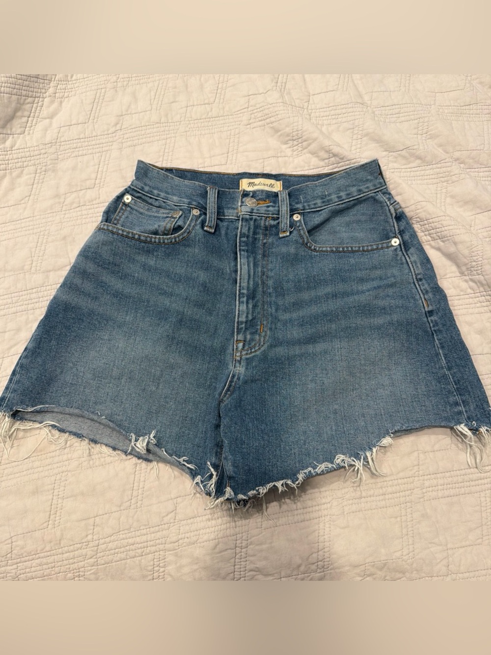 Madewell High-Rise Mom Jean Frayed Hem Denim Shorts in Blue